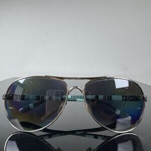 Oakley Feedback 004079-07 Polarized, Silver Frame, Turquoise Inside